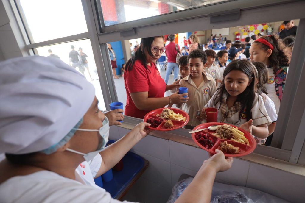 PAE en Atlántico aumentará inversión y beneficiará a más de 52.800 estudiantes en 2026