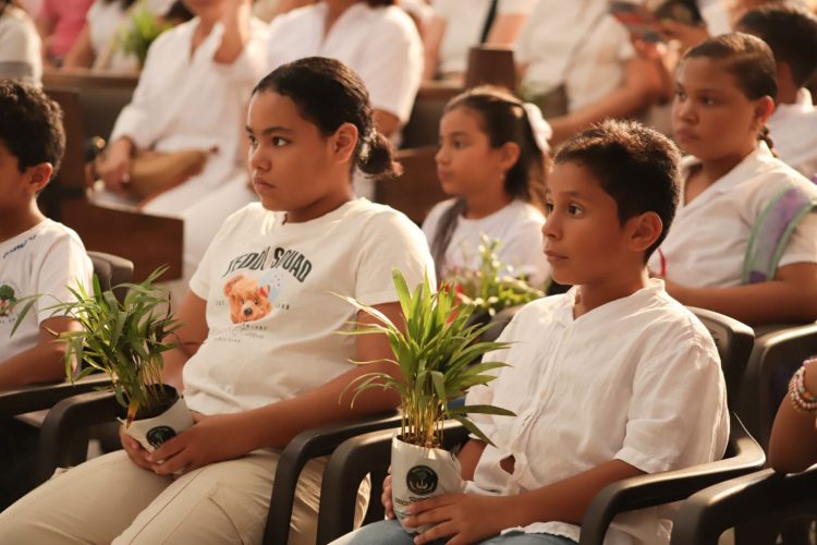 Barranquilla impulsa jornada ambiental en Domingo de Ramos y entrega 12.000 plántulas para proteger ecosistemas