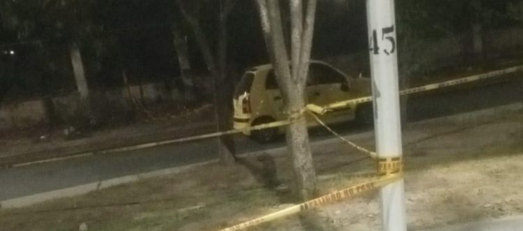 Mujer muere en accidente de tránsito entre moto y taxi en Soledad