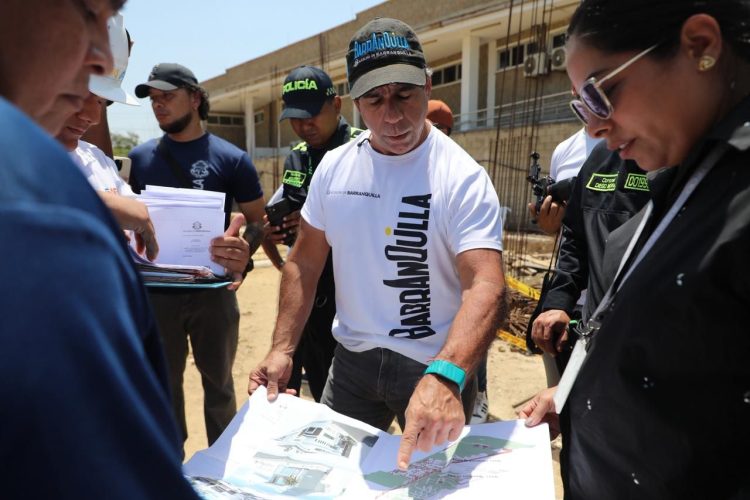 Alcalde Char inspecciona megaestación El Bosque y entrega equipos tecnológicos para fortalecer la seguridad en Barranquilla