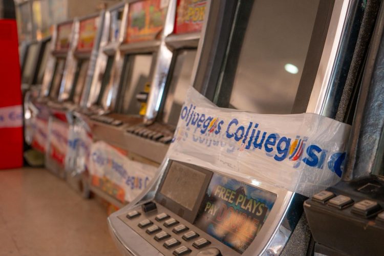 Desmantelan ensambladora ilegal de tragamonedas en Barranquilla: incautan 293 elementos de juego