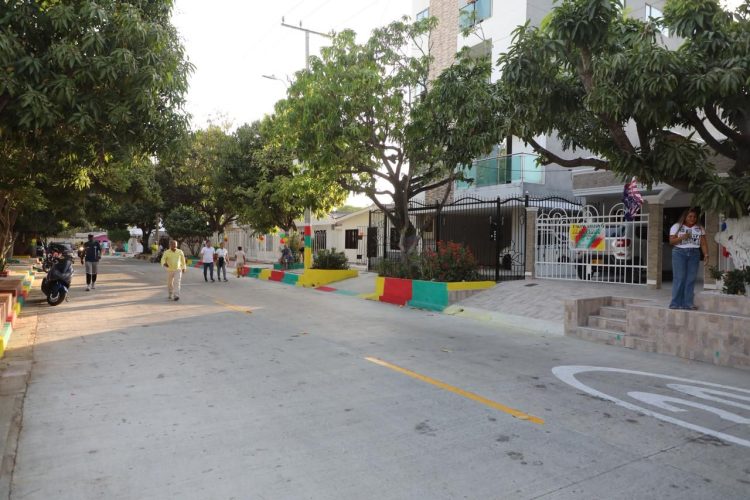 Entregan nuevos tramos viales en Las Palmas y avanzan obras en el suroriente de Barranquilla