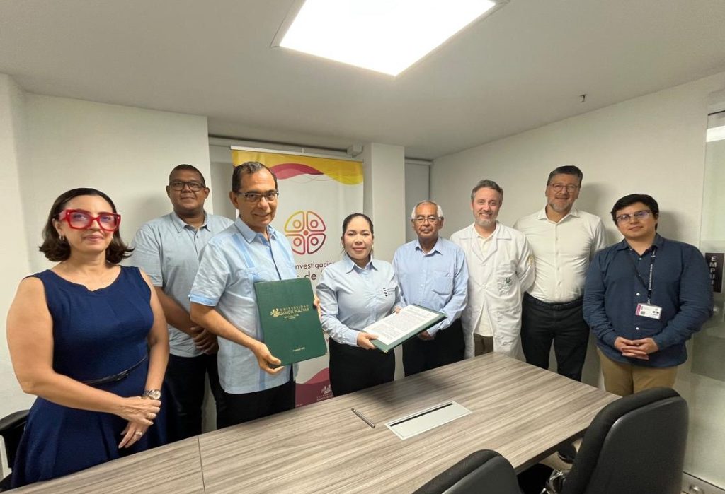 Unisimón lanza el primer Doctorado en Virología de Latinoamérica en alianza con el INS
