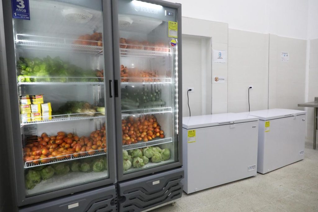 Barranquilla entrega nueva cocina y comedor escolar en la IED Hogar Mariano para fortalecer la alimentación estudiantil