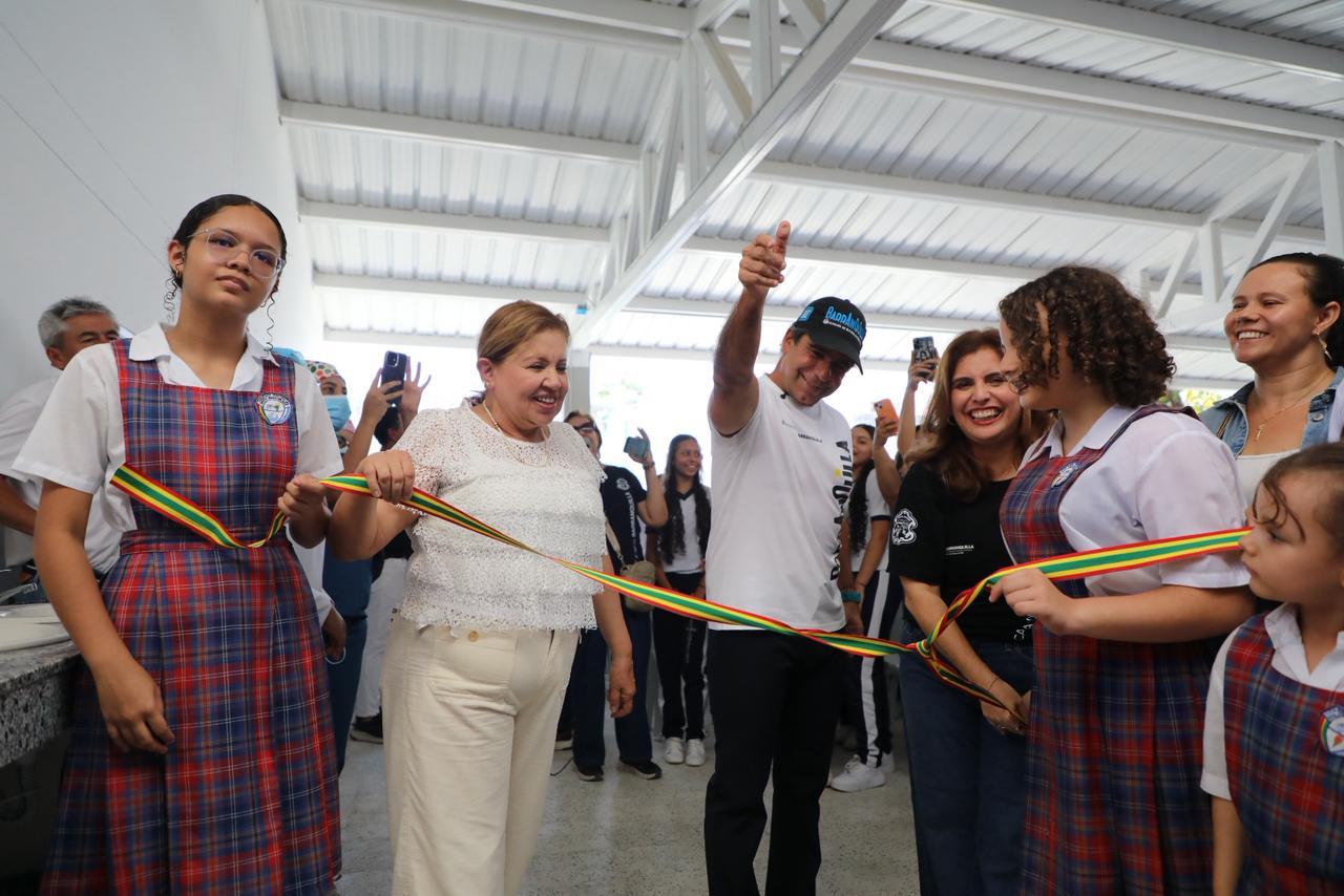 Barranquilla inaugura moderno comedor escolar en la IED María Inmaculada con inversión de $900 millones Sumario: