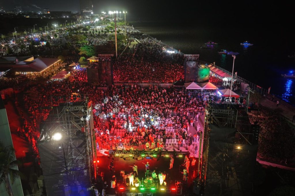 Más de 20.000 personas celebraron el cumpleaños de Barranquilla con concierto en el Gran Malecón