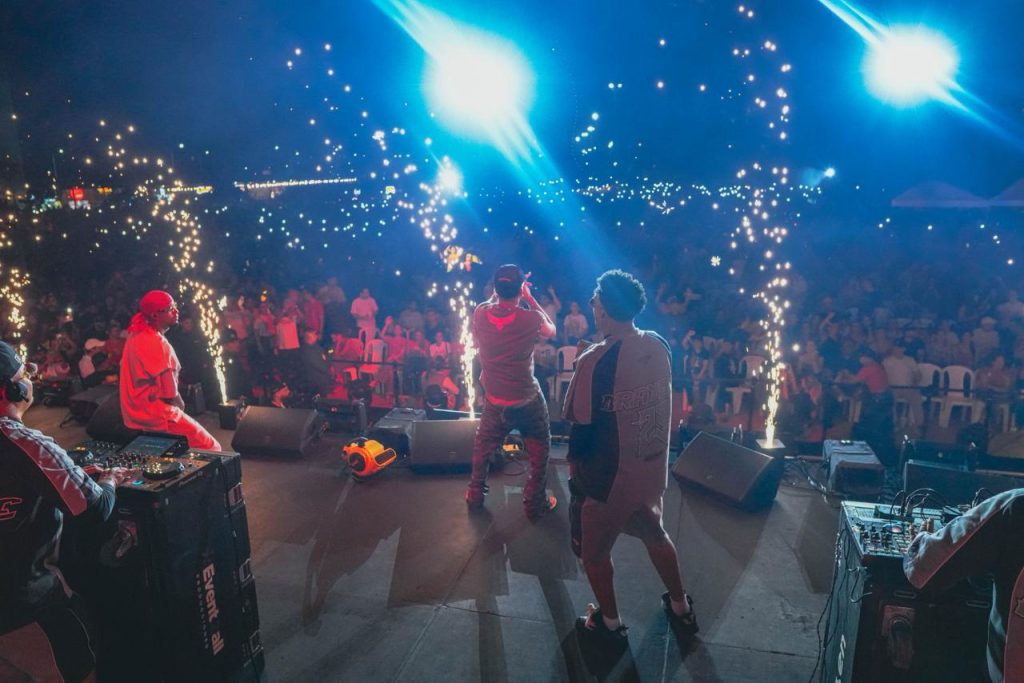 Más de 20.000 personas celebraron el cumpleaños de Barranquilla con concierto en el Gran Malecón