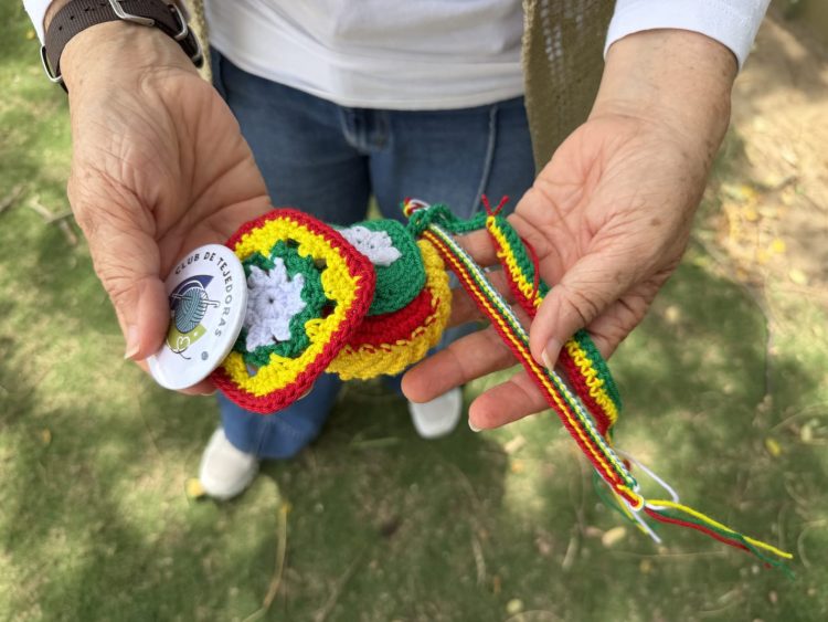 Tejedoras celebran los 213 años de Barranquilla con jornada colectiva en el parque Realismo Mágico