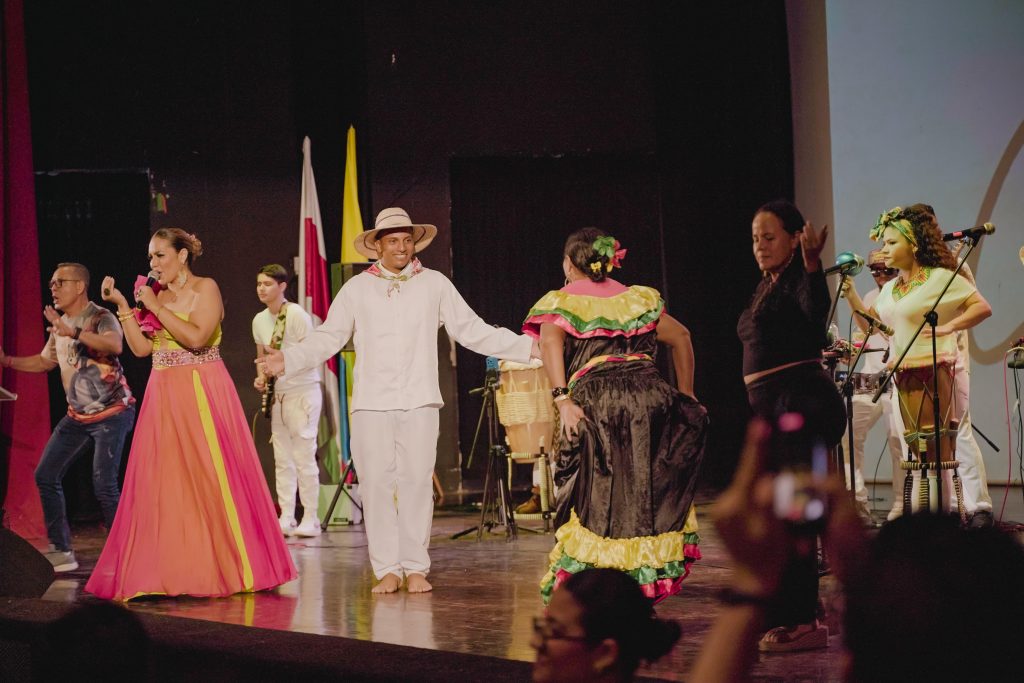Gobernación del Atlántico impulsa la salvaguardia del Carnaval de Barranquilla con enfoque en educación y cultura