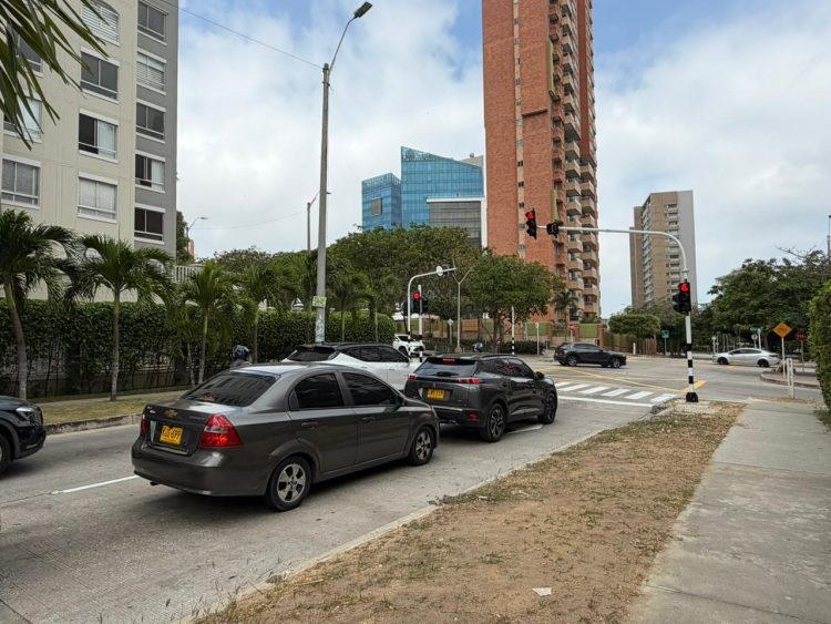 Barranquilla pone en funcionamiento cuatro nuevas intersecciones semaforizadas para mejorar la movilidad