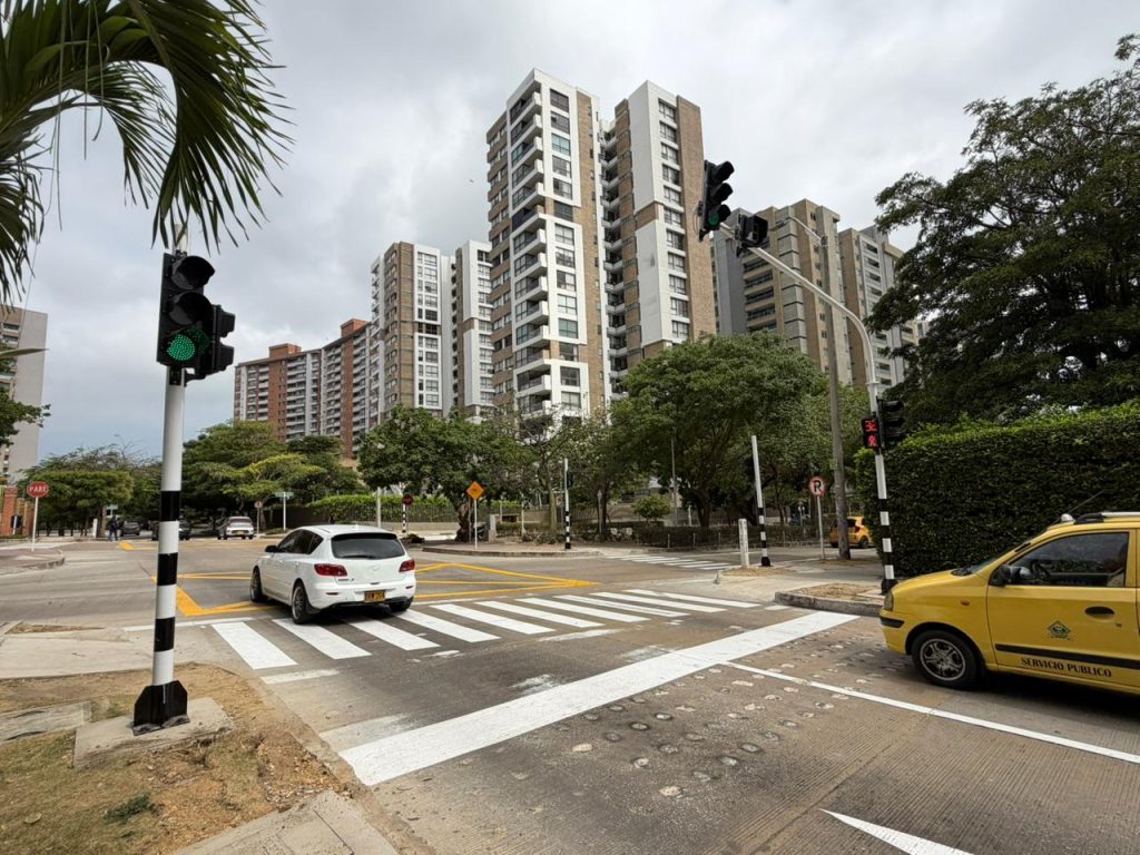 Barranquilla pone en funcionamiento cuatro nuevas intersecciones semaforizadas para mejorar la movilidad
