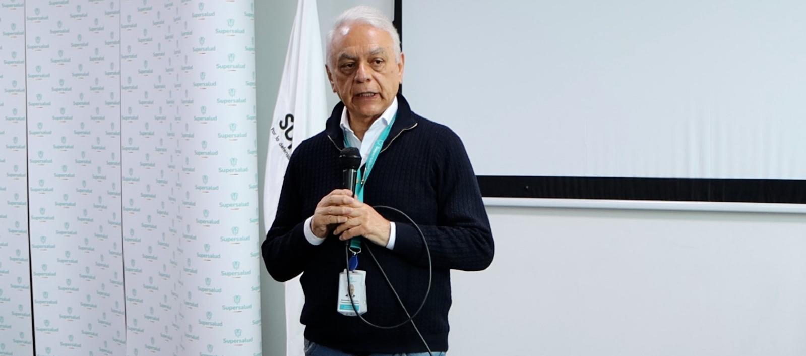 Renuncia el superintendente de Salud, Bernardo Camacho, tras cinco meses en el cargo
