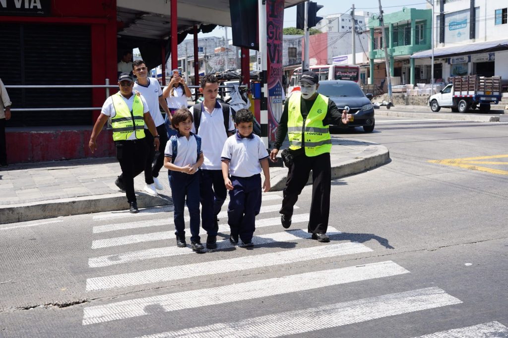 Barranquilla instala 16 botoneras peatonales para mejorar la seguridad vial e inclusión