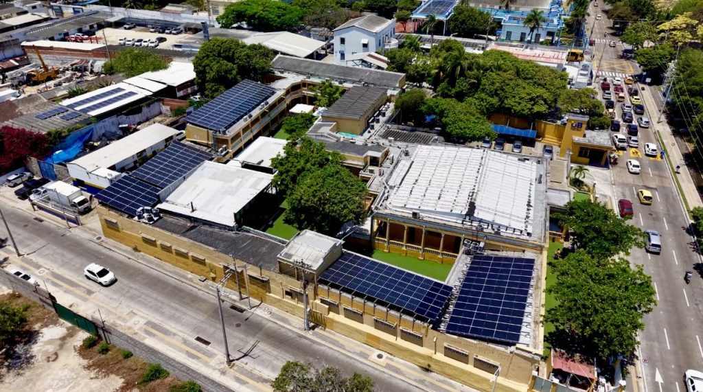 IUB estrena sistema de energía solar y Barranquilla fortalece su apuesta por la transición energética