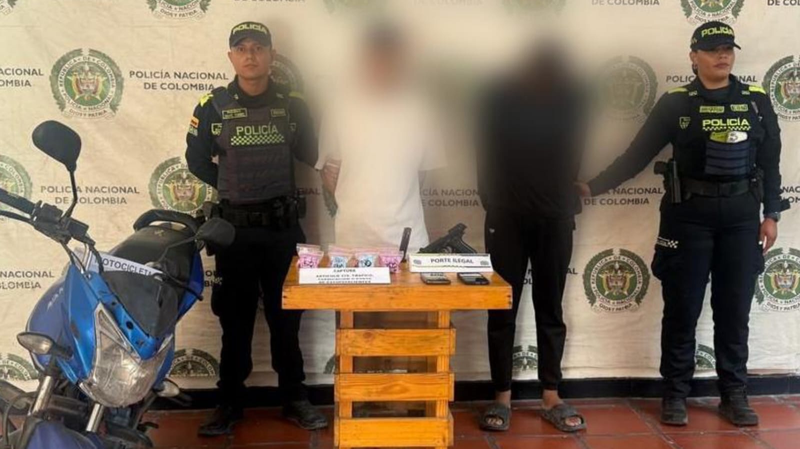 Capturan a dos hombres con arma de fuego y 400 dosis de droga sintética en Soledad