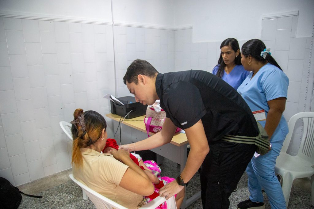 Atlántico impulsa jornada integral por la niñez con vacunación contra dengue y atención en salud