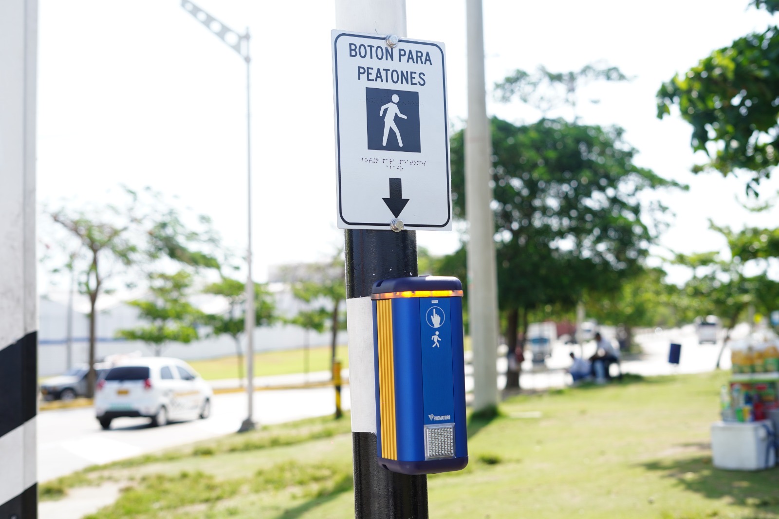 Barranquilla instala 16 botoneras peatonales para mejorar la seguridad vial e inclusión