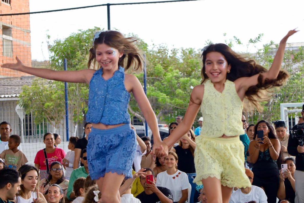 Niños protagonizan desfile de moda infantil en Barranquilla durante celebración del Día del Niño y los 213 años de la ciudad