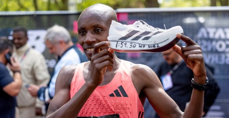 Keniano Sabastian Sawe se convirtió en el primer ser humano en bajar de las dos horas en un maratón oficial