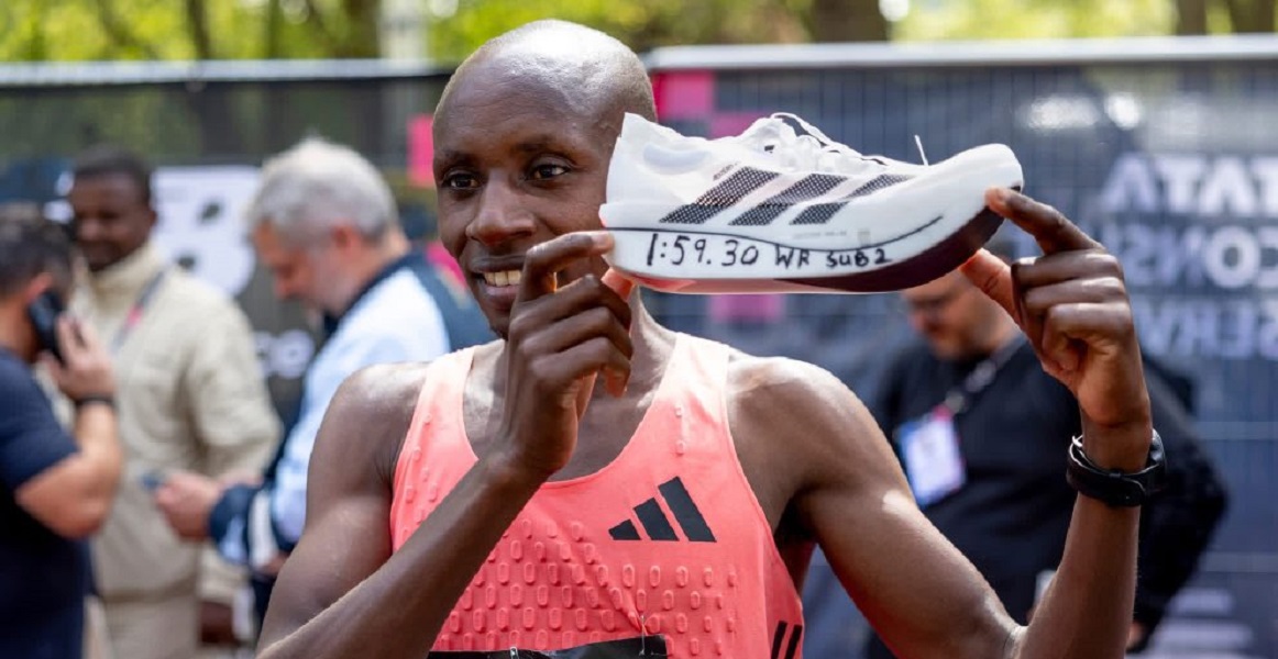 Keniano Sabastian Sawe se convirtió en el primer ser humano en bajar de las dos horas en un maratón oficial