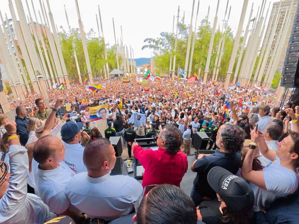 Cinco millones de firmas: la meta de Petro para el 20 de julio con la constituyente