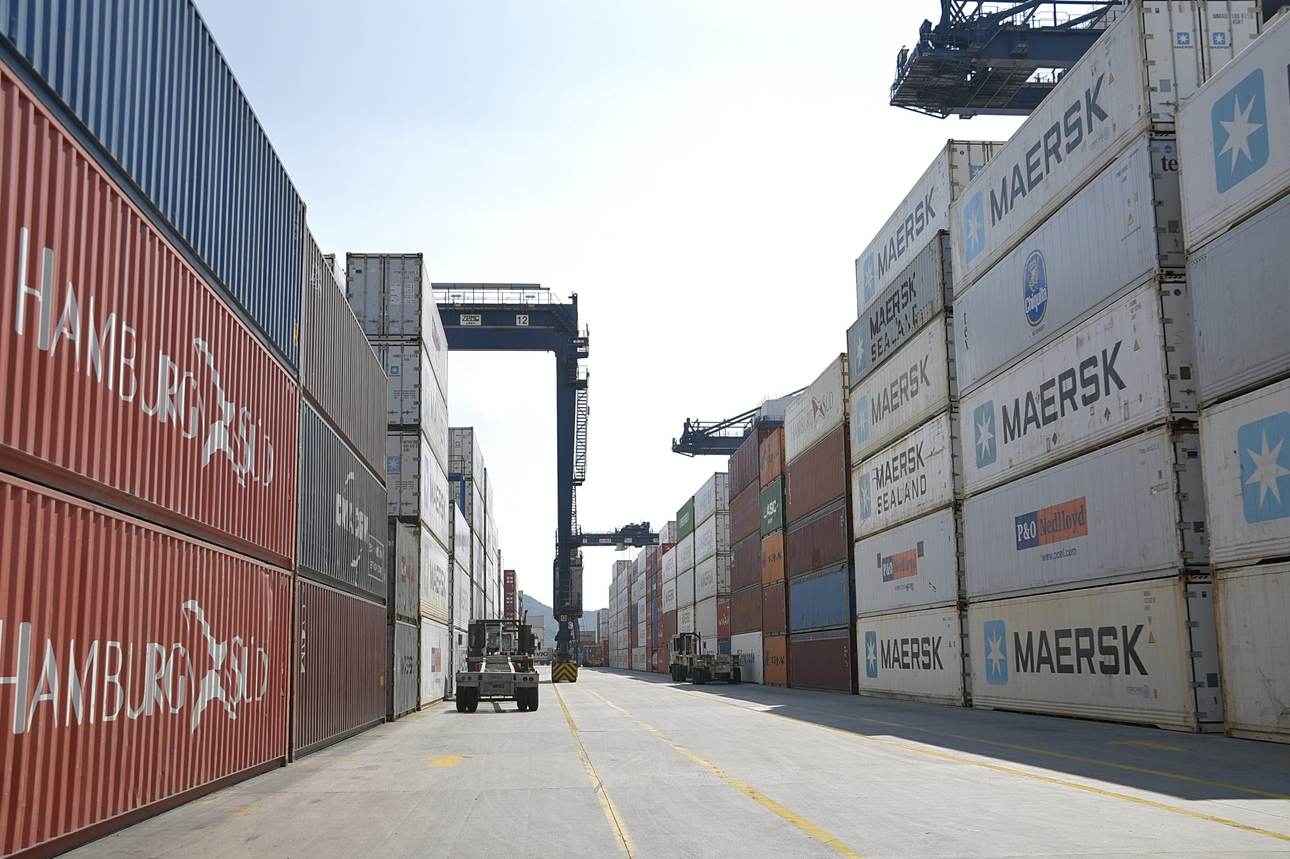 Exportaciones industriales de Colombia crecieron 7,4 % en marzo impulsadas por maquinaria y sector automotor