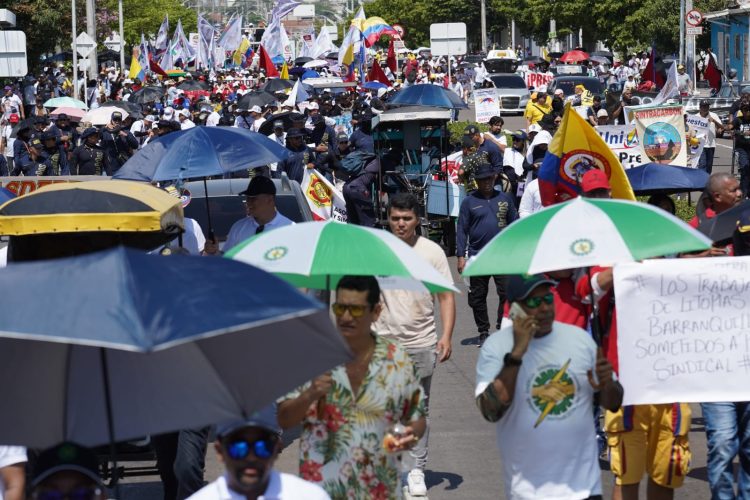 Multitudinaria marcha del Día del Trabajo en Barranquilla: sindicatos exigen reformas y mejores condiciones laborales