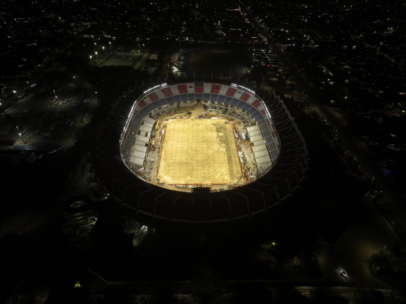 Avanza la renovación del estadio Metropolitano: inicia siembra del nuevo césped y obras estructurales