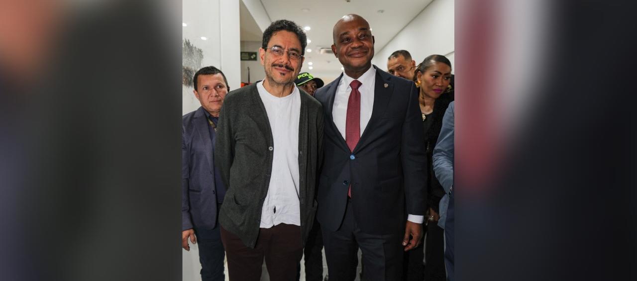 Luis Gilberto Murillo declina su candidatura presidencial y se suma a campaña de Iván Cepeda