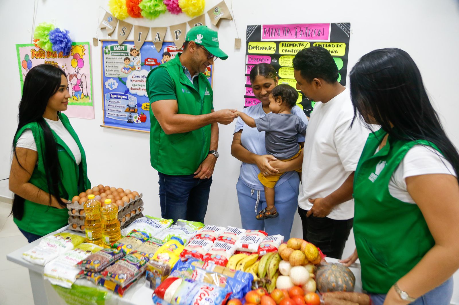 Hospital Materno Infantil e ICBF entregan 900 raciones alimentarias para prevenir desnutrición en el Atlántico