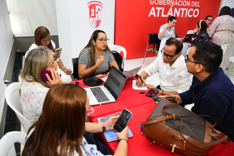 Atlántico fija plazo a EPS para contratar con hospitales públicos y evitar traslados de pacientes a Barranquilla