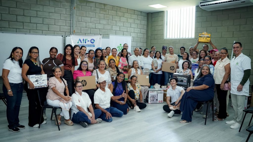 SENA y Air-e entregan fortalecimientos productivos a 93 emprendedores del Atlántico