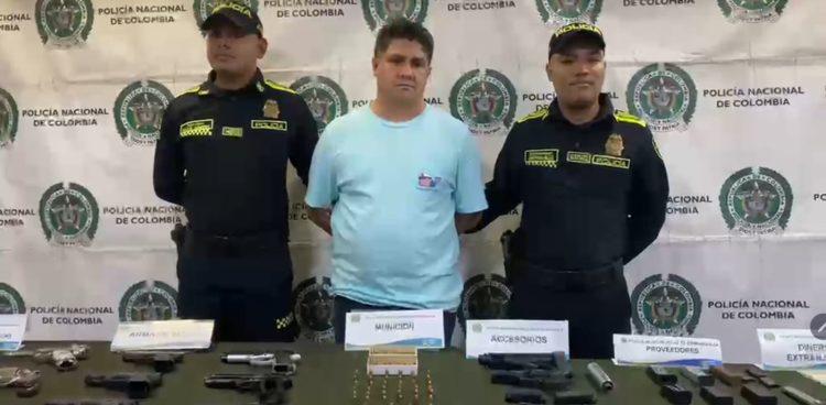 Cae presunto traficante de armas en Barranquilla: tenía pistolas, municiones y dólares en efectivo