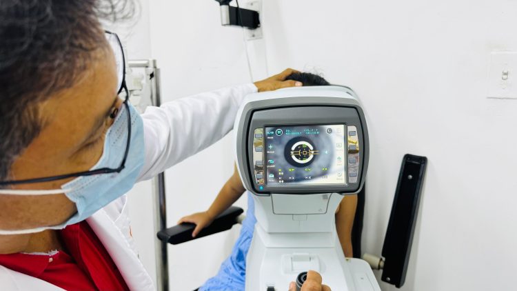 Lentes con filtro, clave para proteger la salud visual frente al uso de pantallas