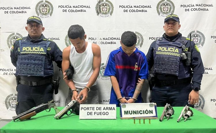 Capturan a dos hombres con cuatro armas de fuego en el barrio La Luz de Barranquilla