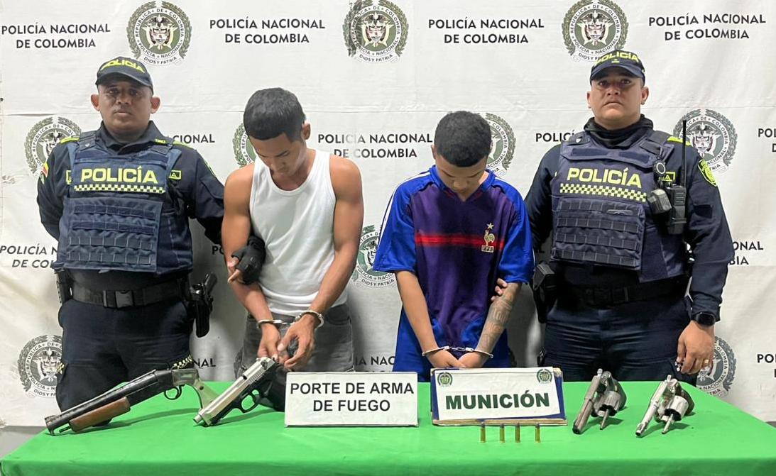 Capturan a dos hombres con cuatro armas de fuego en el barrio La Luz de Barranquilla