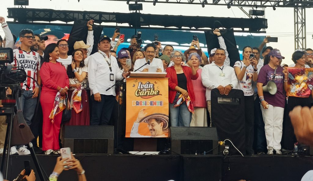 Iván Cepeda cerró campaña presidencial en Barranquilla y prometió “un segundo gobierno progresista”