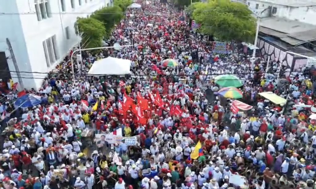 Iván Cepeda cerró campaña presidencial en Barranquilla y prometió “un segundo gobierno progresista”