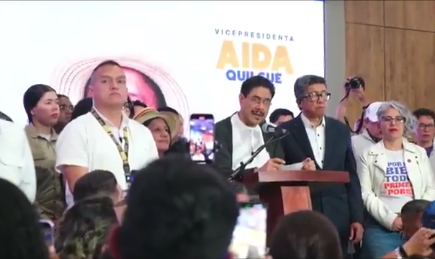 Iván Cepeda pide esperar los escrutinios oficiales y señala presuntas irregularidades en la primera vuelta