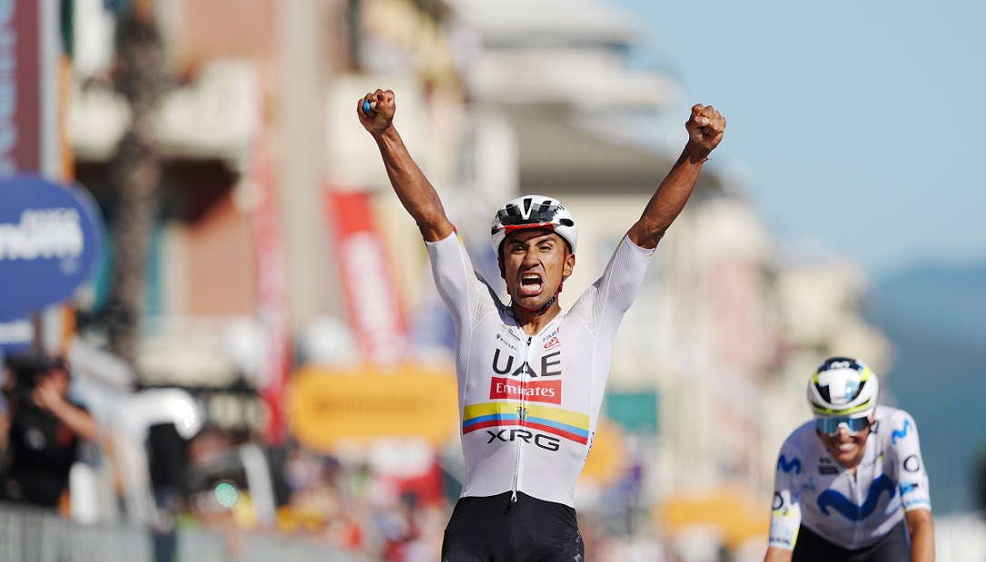 Ecuatoriano Jhonatan Narváez logra un triplete y se corona ganador de la undécima etapa del Giro de Italia