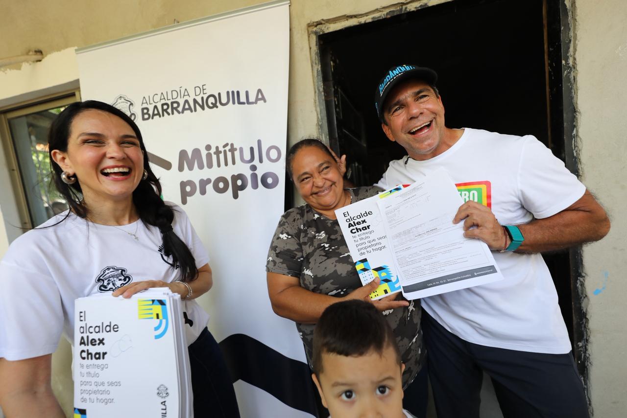 Más de 2.000 familias en Barranquilla recibieron títulos de propiedad de vivienda