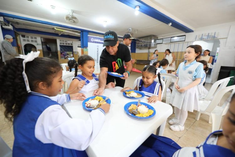 Alcaldía de Barranquilla entrega nueva cocina escolar en la IED Técnico de Comercio