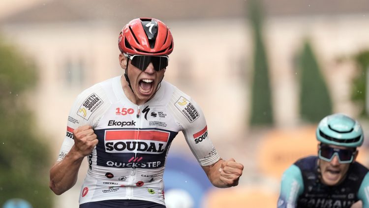 Tercera victoria para Paul Magnier tras un potente sprint en la etapa 18 del Giro de Italia