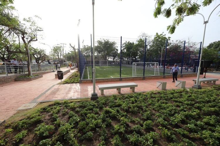 Alcaldía de Barranquilla entrega nueva cancha sintética en 7 de Abril para beneficiar a más de 34.000 habitantes