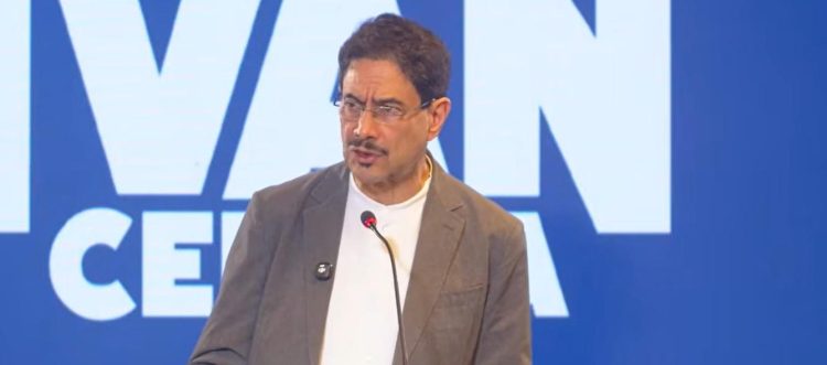 Iván Cepeda denuncia a Abelardo de la Espriella ante la Fiscalía y la Corte Penal Internacional