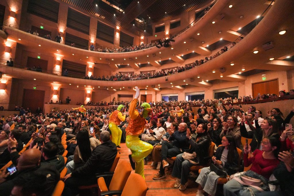 Carnaval de Barranquilla llegó por primera vez al Teatro Mayor de Bogotá con un espectáculo que exaltó su patrimonio cultural