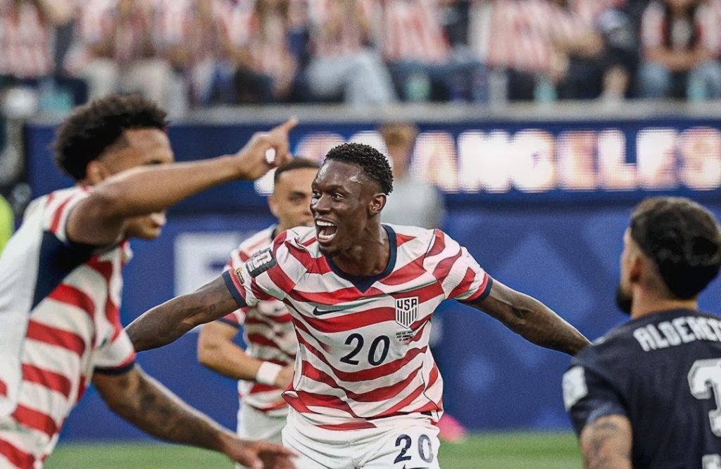 Estados Unidos golea a Paraguay en su debut mundialista y lidera el Grupo A