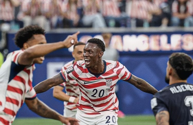 Estados Unidos golea a Paraguay en su debut mundialista y lidera el Grupo A