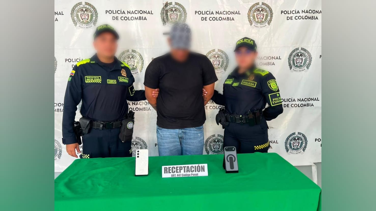 Capturan a hombre con dos celulares reportados en hotel del norte de Barranquilla