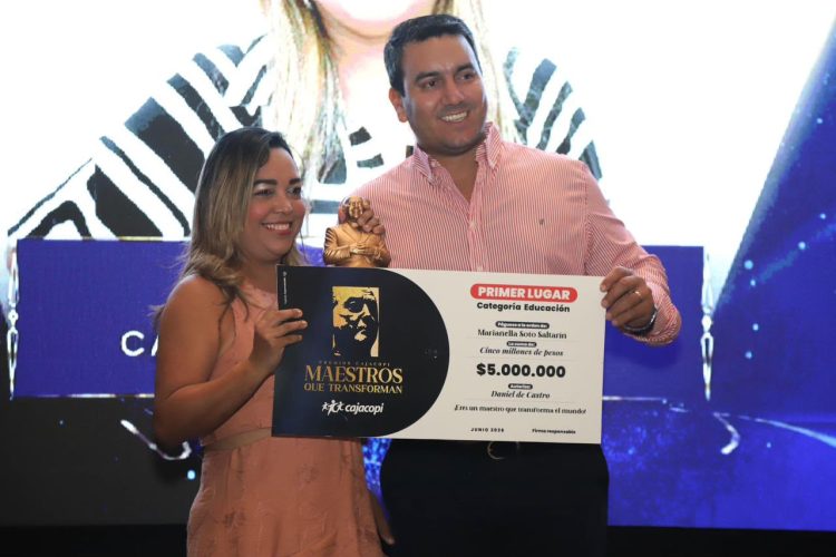 Cajacopi premió a los ganadores de la primera edición de ‘Maestros que Transforman Stanley María Matutis’